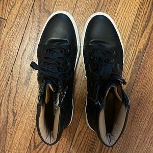 Steve Madden leather zip up sneakers